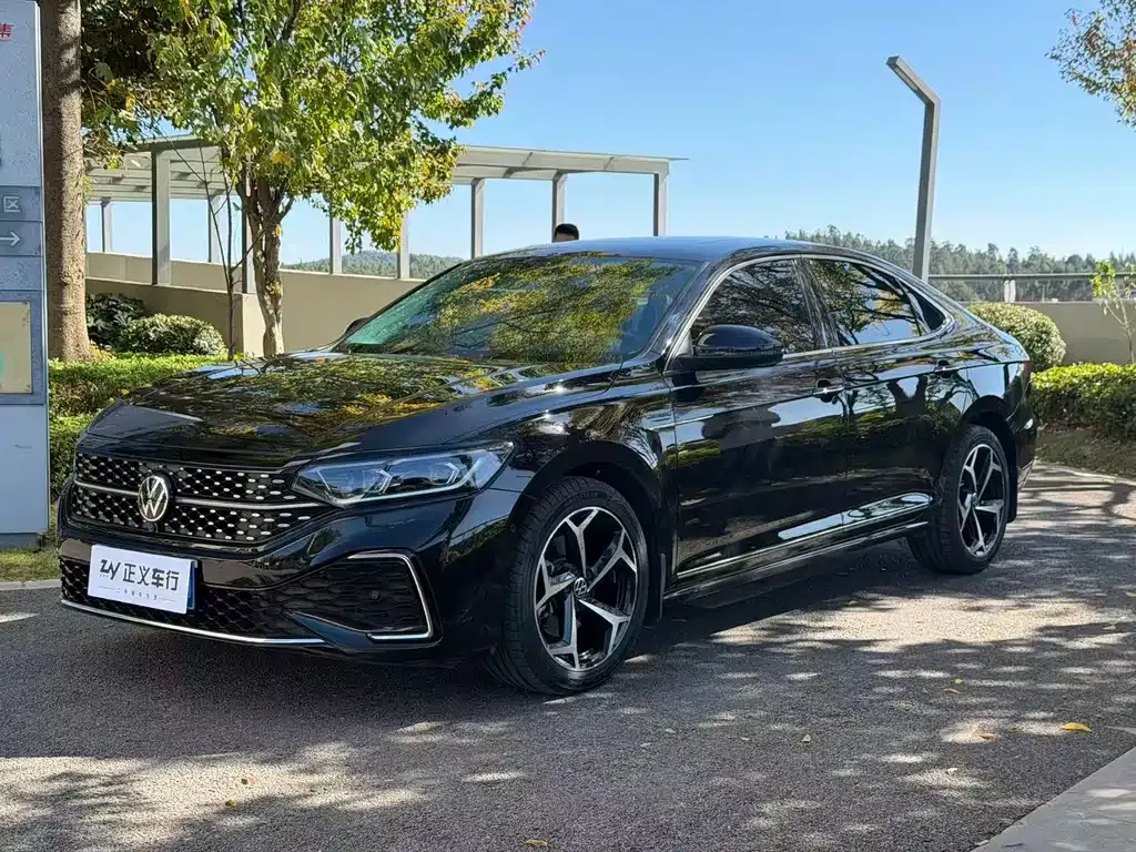 Volkswagen Passat — фото 1