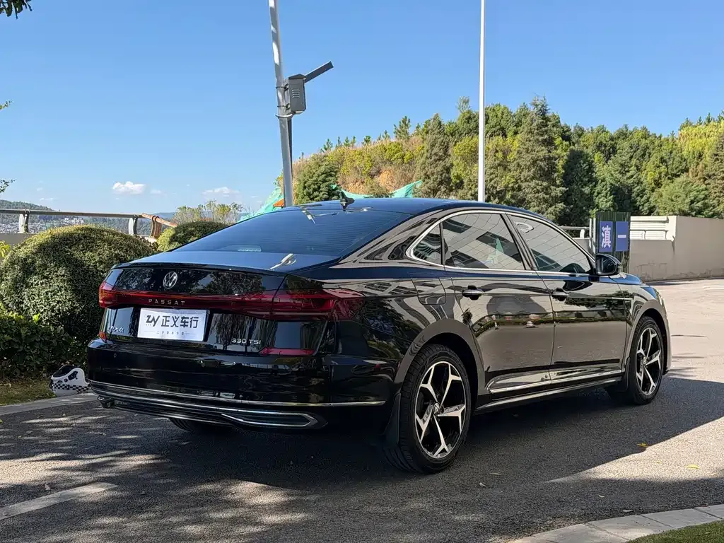 Volkswagen Passat — фото 9