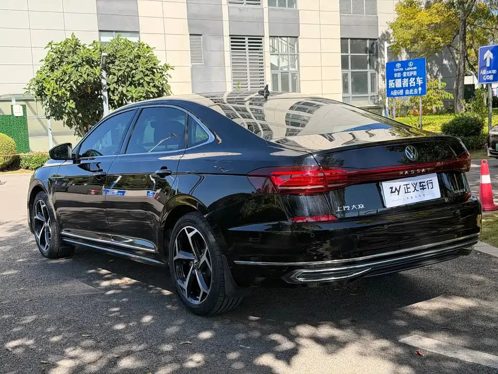 Volkswagen Passat — фото 7