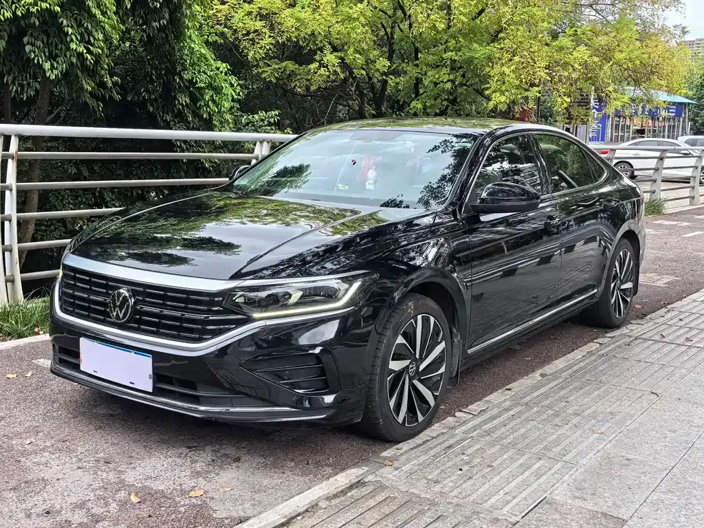 Volkswagen Passat — фото 1
