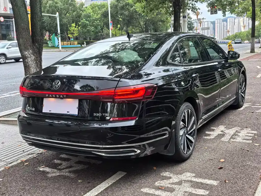 Volkswagen Passat — фото 4