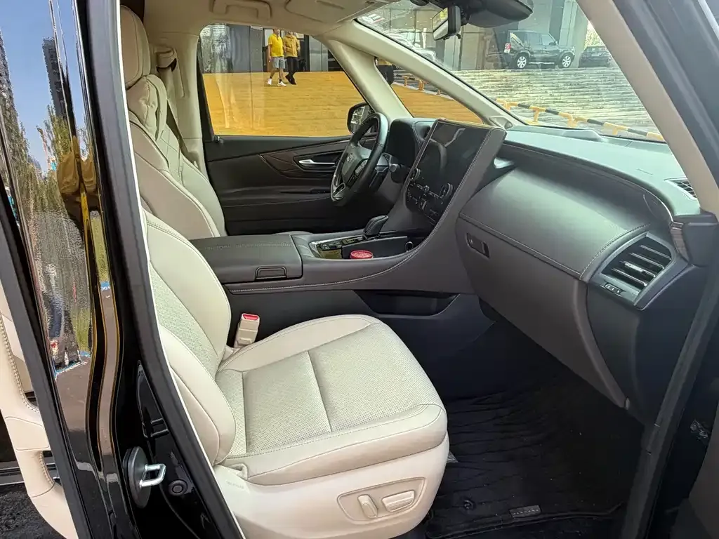 Toyota Alphard — фото 6