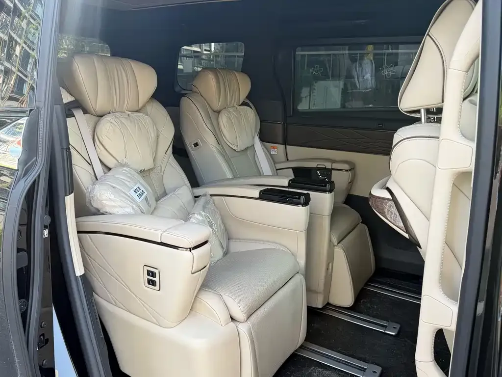 Toyota Alphard — фото 2