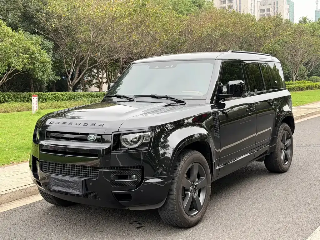 Land Rover Defender — фото 1