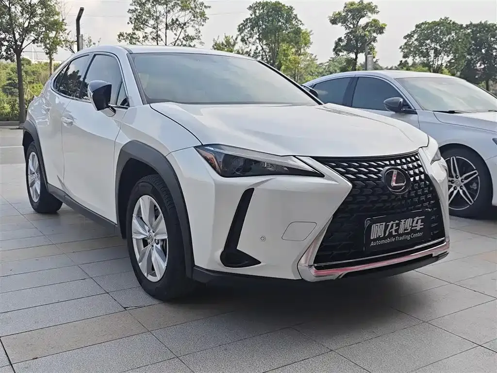 Lexus UX — фото 7