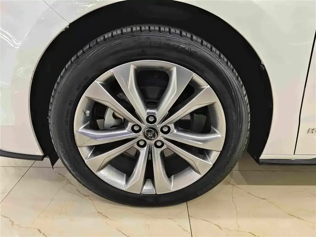 Toyota Sienna — фото 4