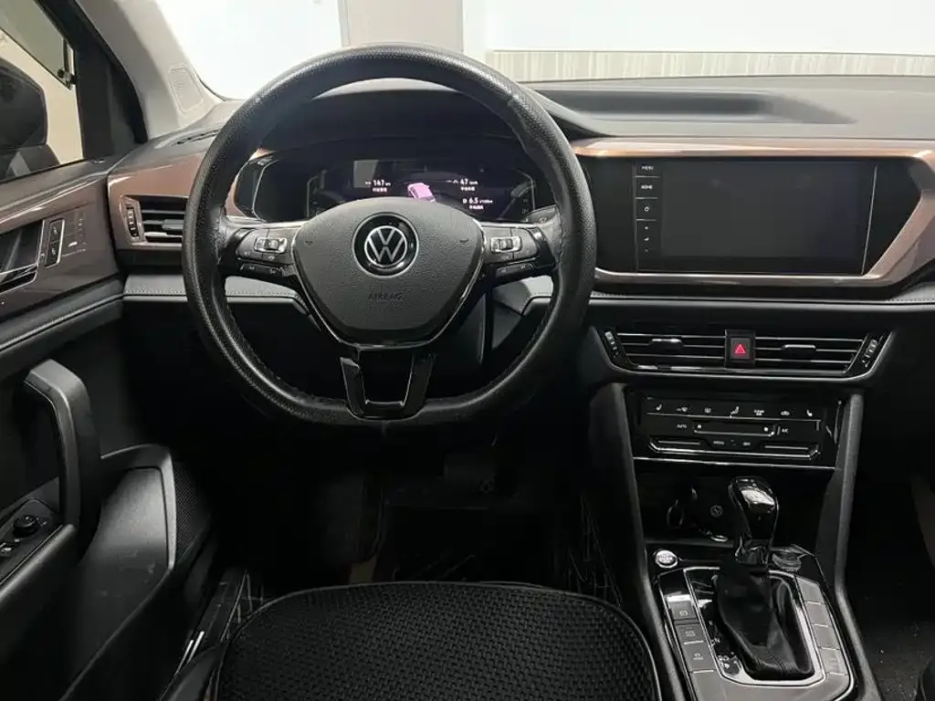 Volkswagen Tharu — фото 3