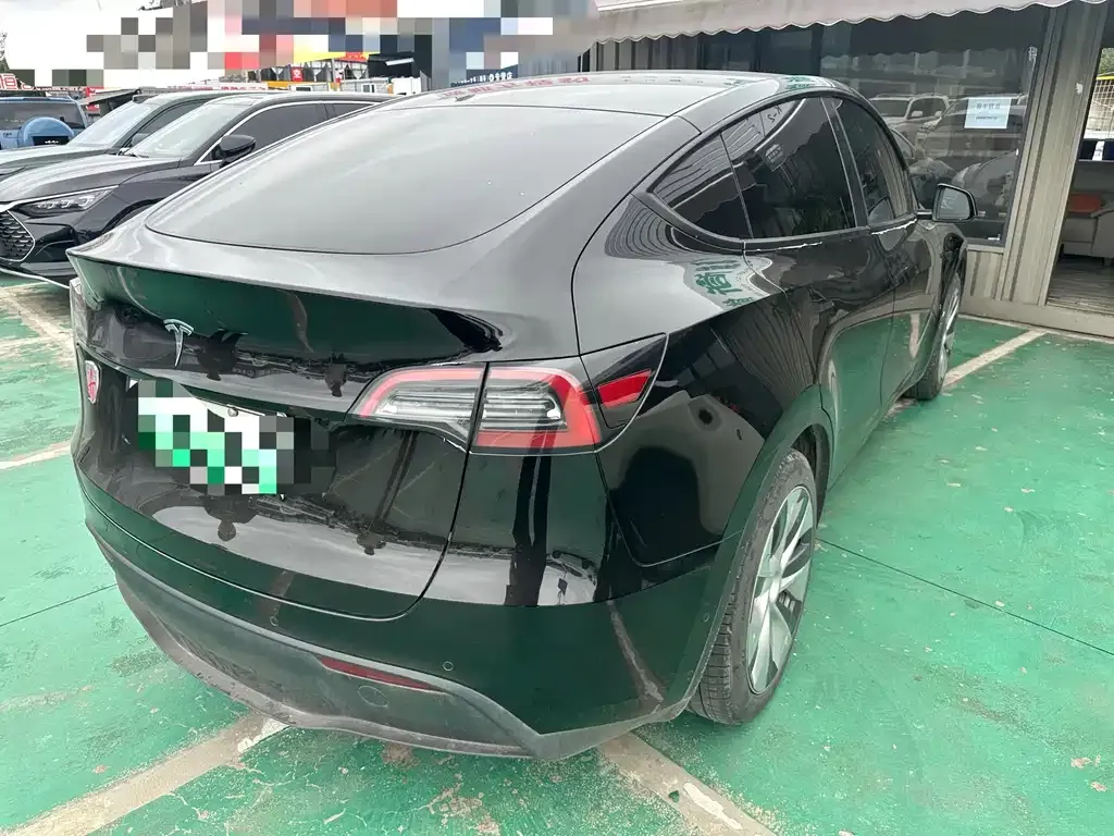 Tesla Model Y — фото 4