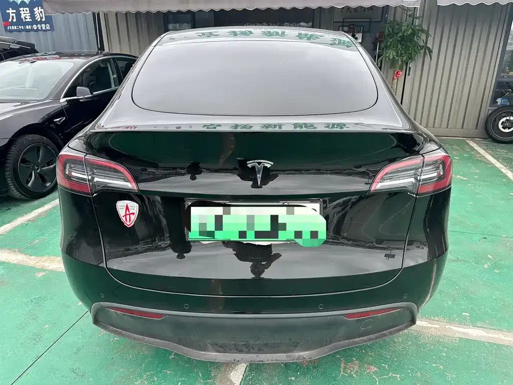 Tesla Model Y — фото 9