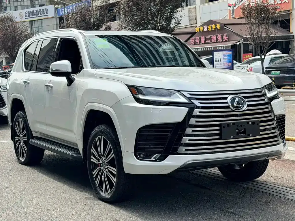 Lexus LX — фото 1