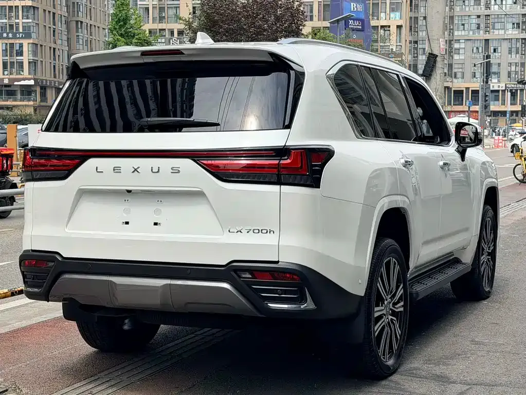 Lexus LX — фото 3