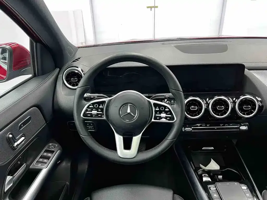 Mercedes-Benz GLA — фото 10