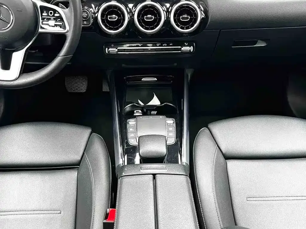 Mercedes-Benz GLA — фото 9