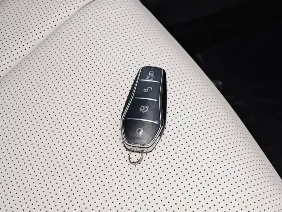 BYD Seal 07 DM-i — фото 8