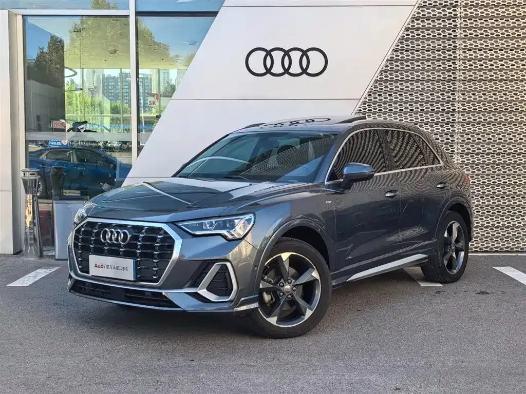 Audi Q3 — фото 1