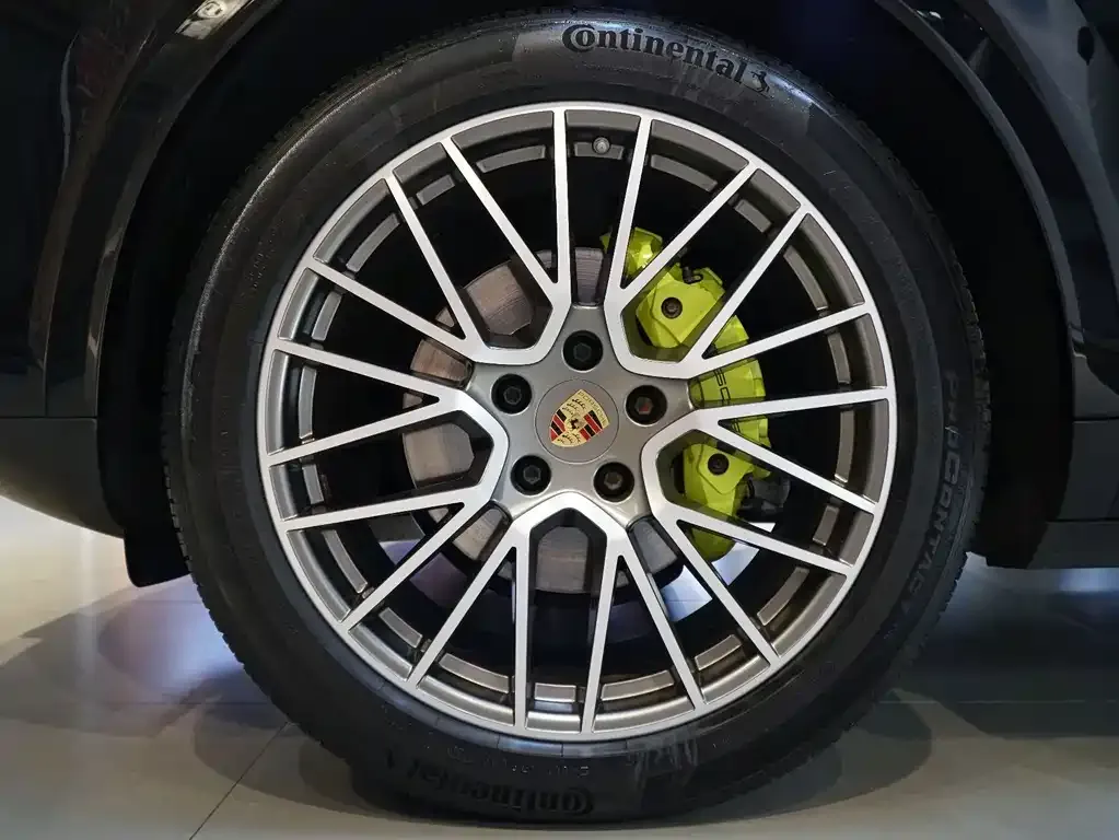 Porsche Cayenne Hybrid — фото 10