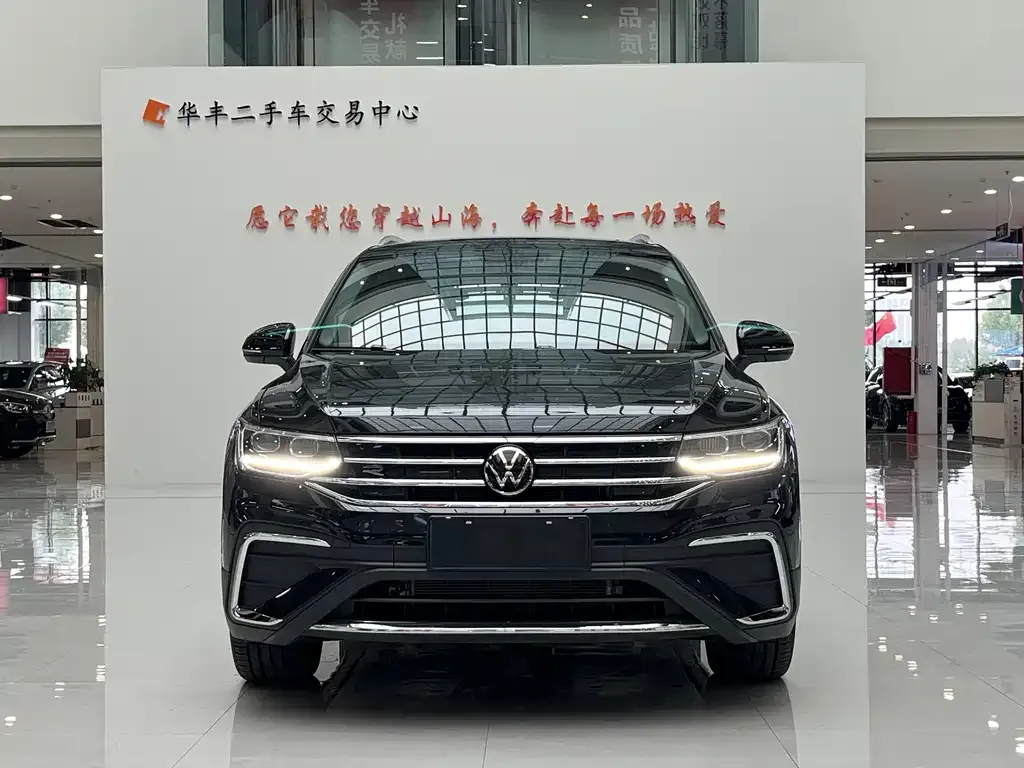 Volkswagen Tiguan L — фото 6