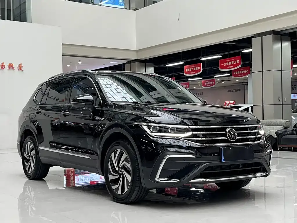 Volkswagen Tiguan L — фото 5