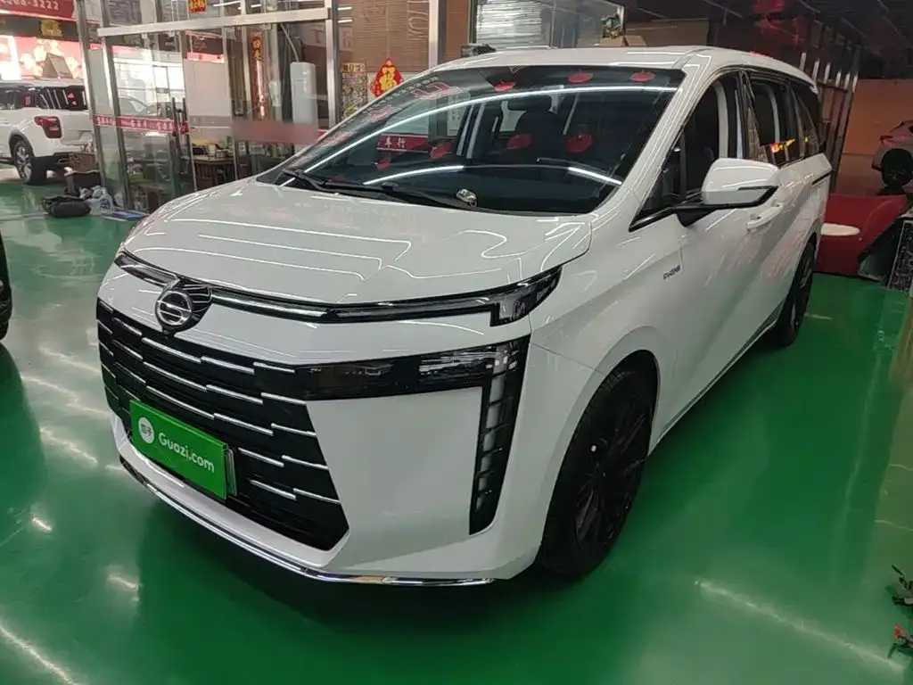 GAC Motor Trumpchi E8 PHEV — фото 1