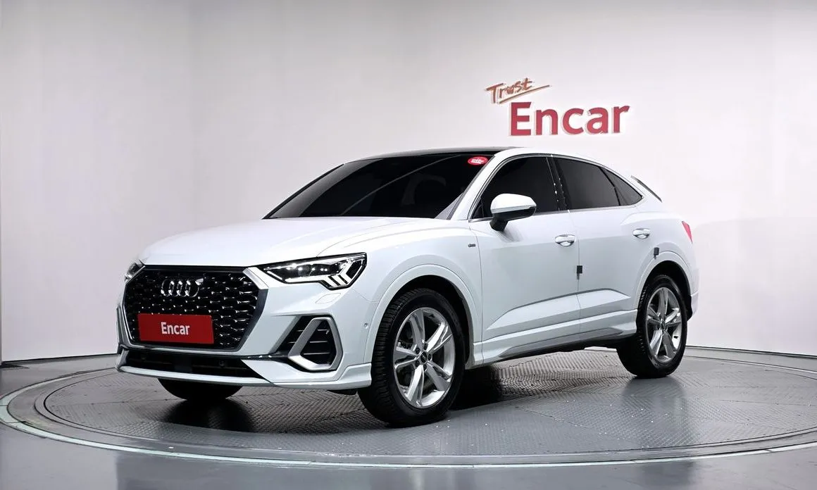 Audi Q3 — фото 1