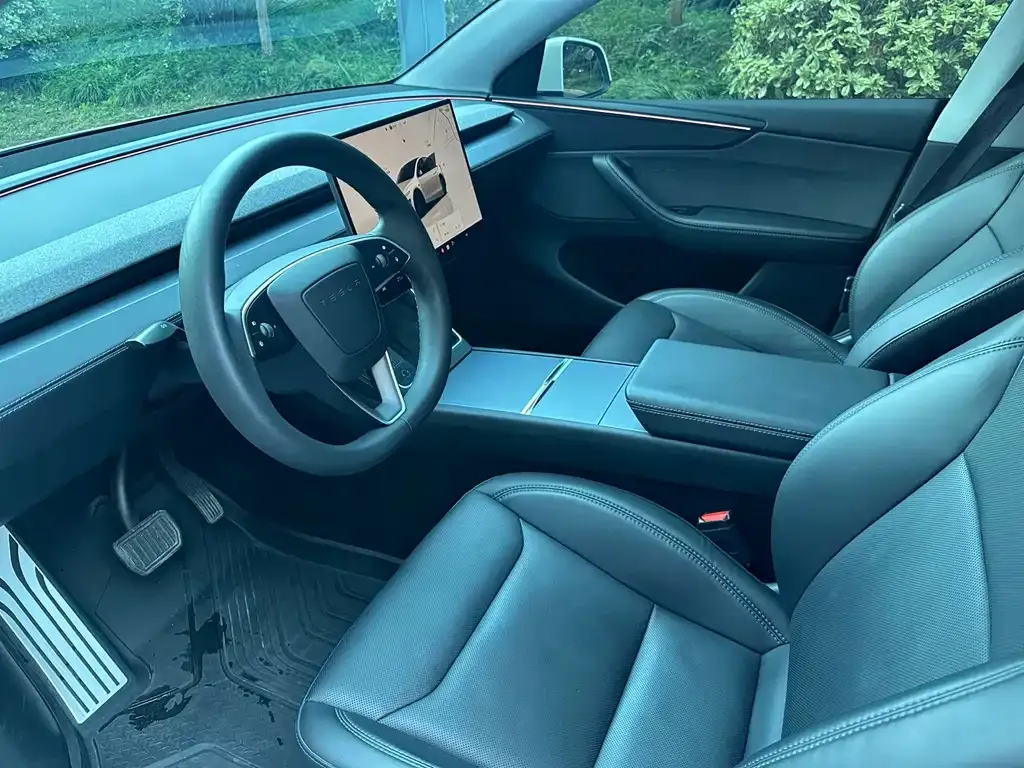 Tesla Model Y — фото 5