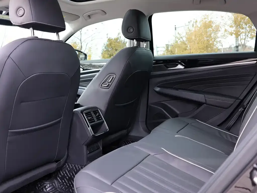 Volkswagen Passat — фото 3