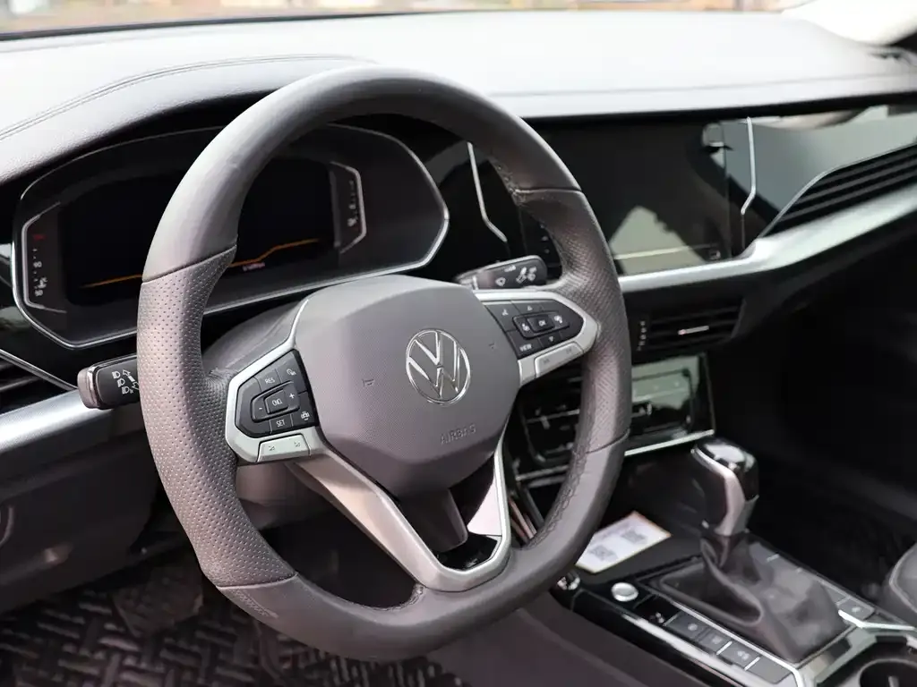 Volkswagen Passat — фото 10