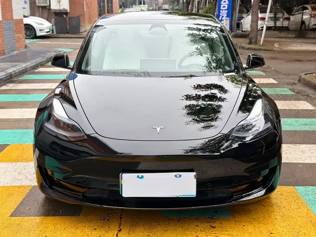 Tesla Model 3 — фото 7