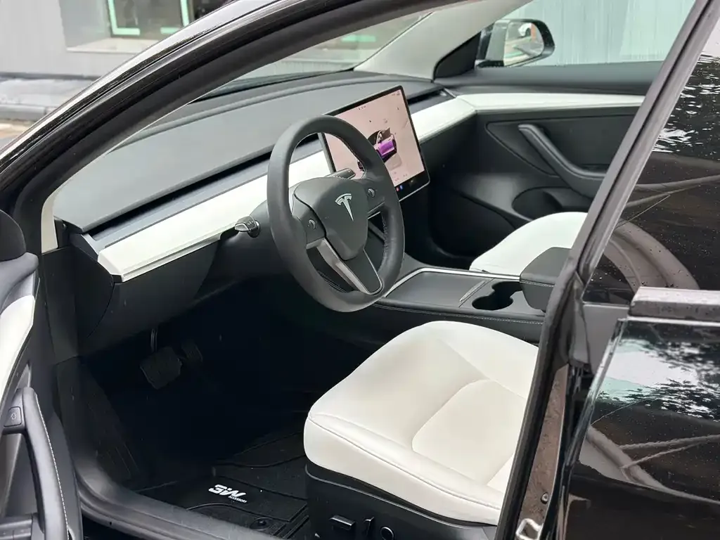 Tesla Model 3 — фото 3