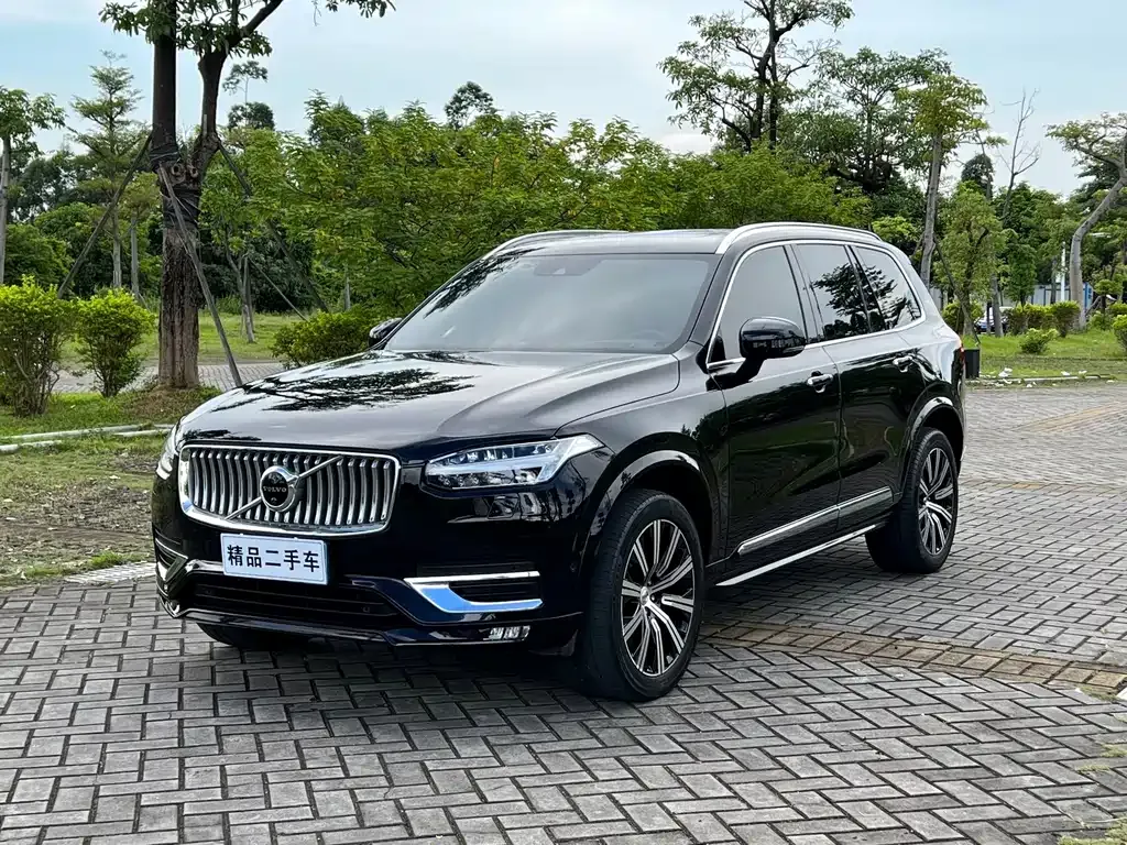 Volvo XC90 — фото 1