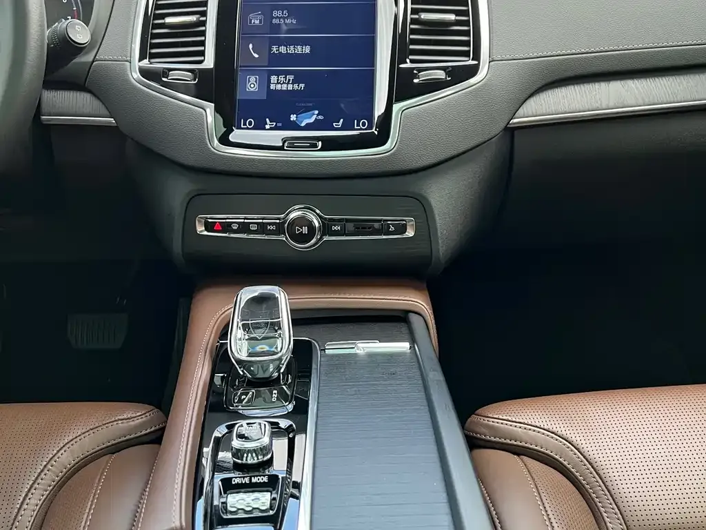 Volvo XC90 — фото 4