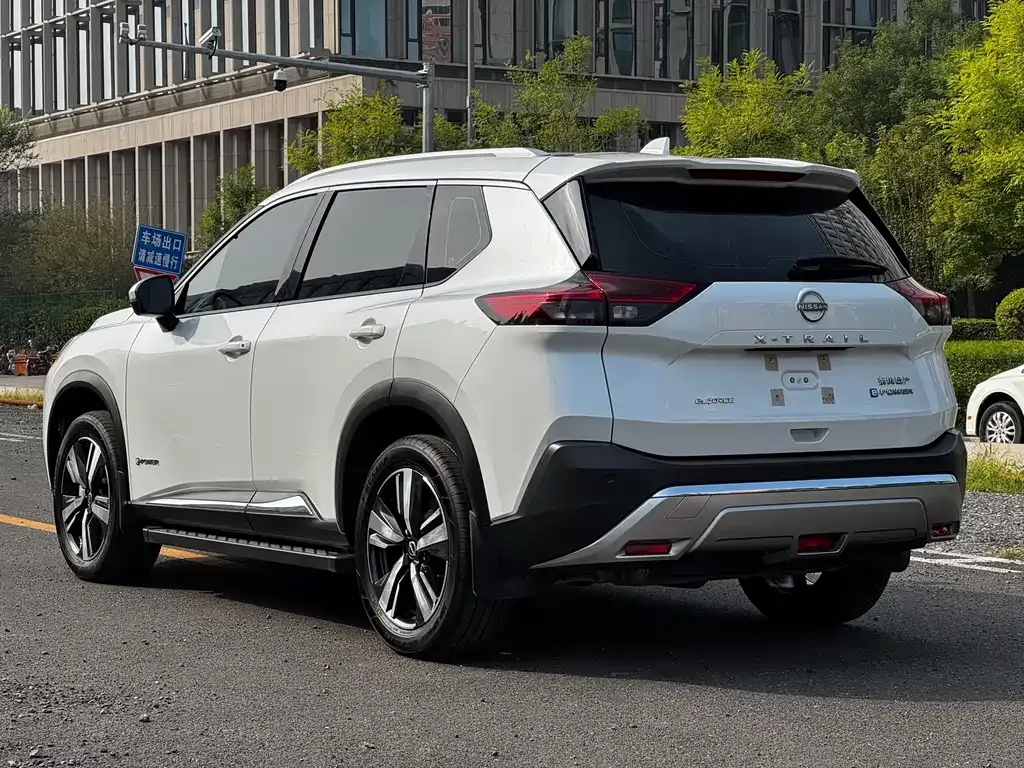 Nissan X-Trail — фото 10