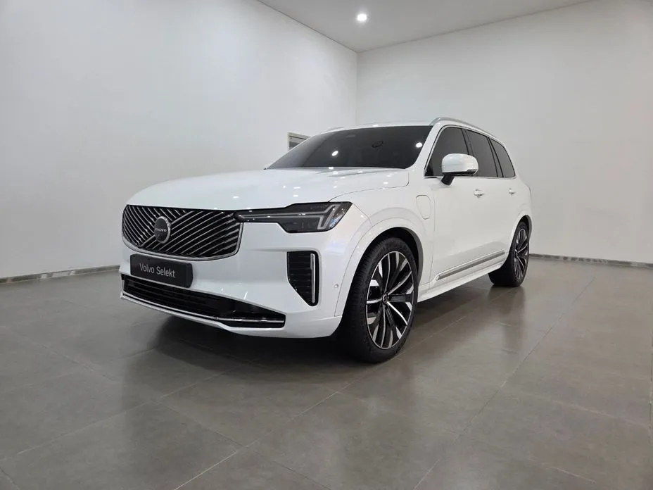 Volvo XC90 — фото 1