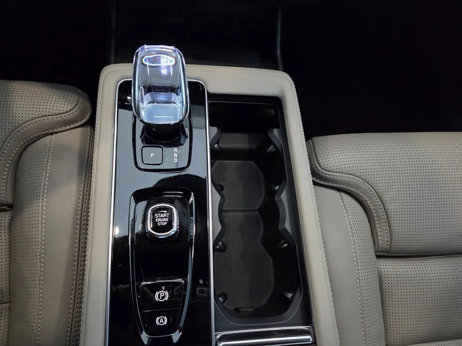 Volvo XC90 — фото 10