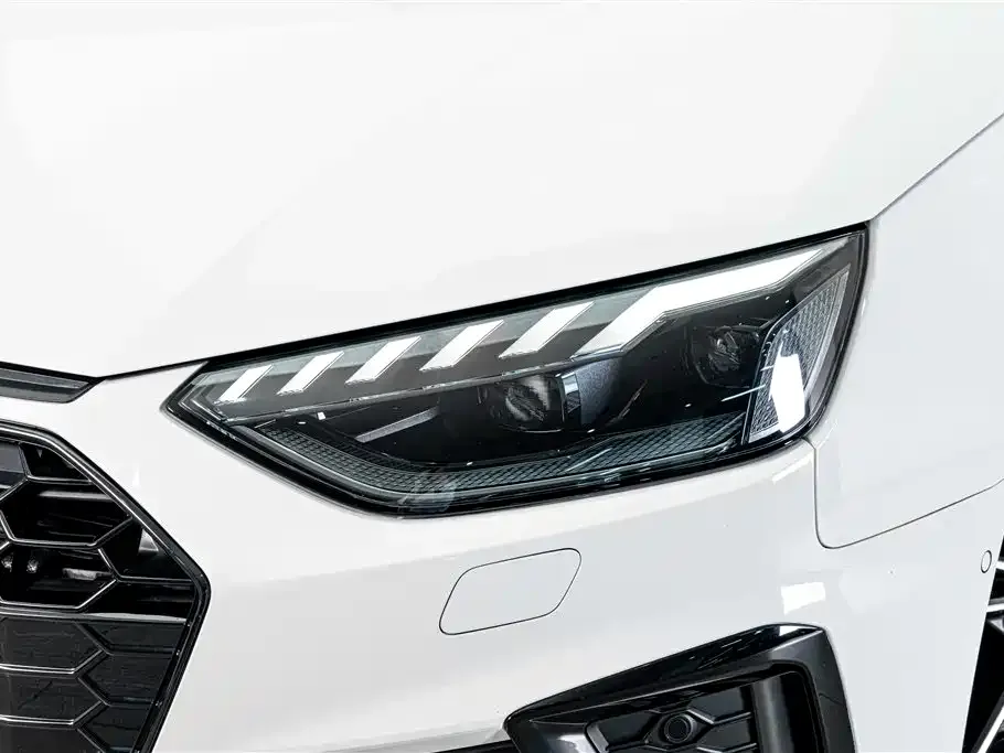 Audi A4L — фото 2