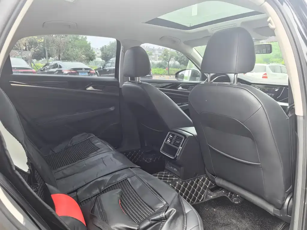 Volkswagen Passat — фото 4