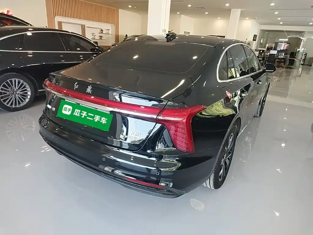 Hongqi H5 PHEV — фото 6
