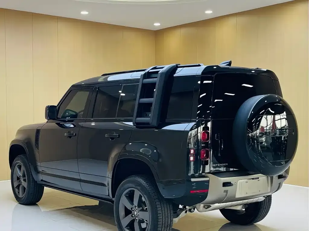 Land Rover Defender — фото 10