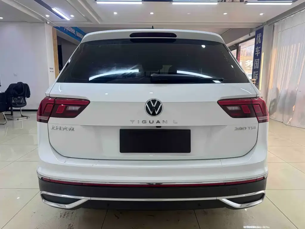 Volkswagen Tiguan L — фото 3