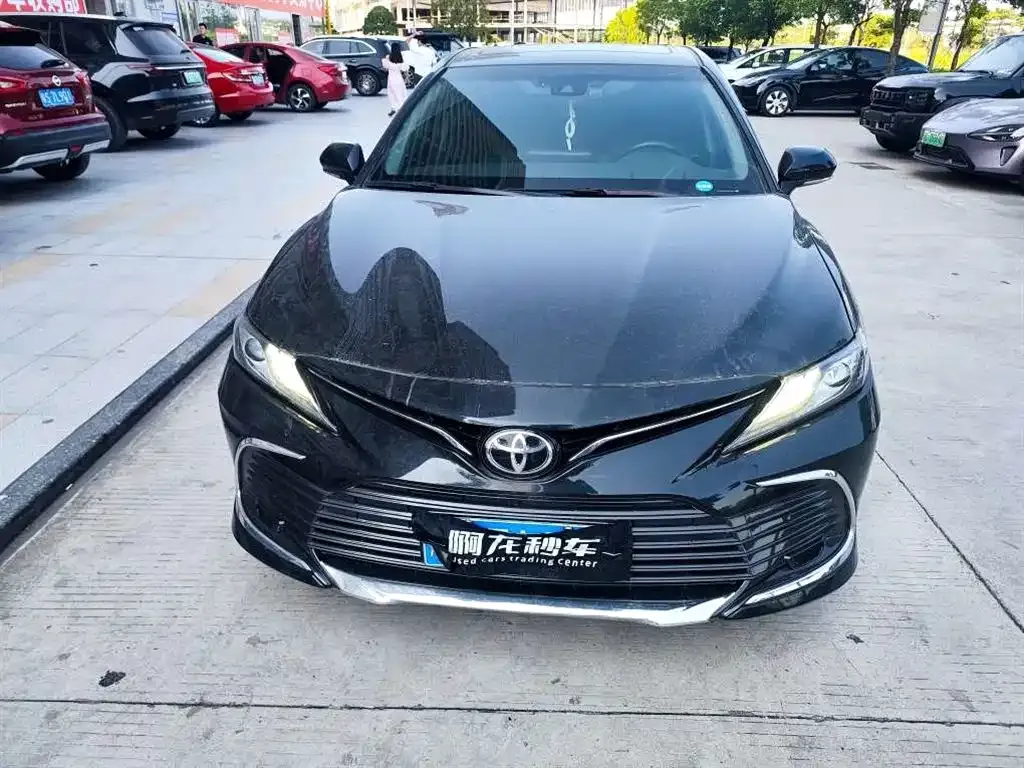 Toyota Camry — фото 9