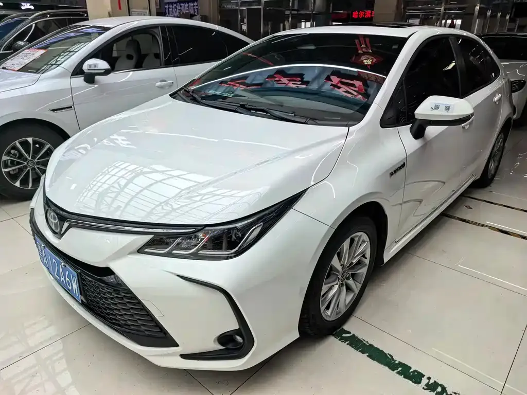 Toyota Corolla — фото 1