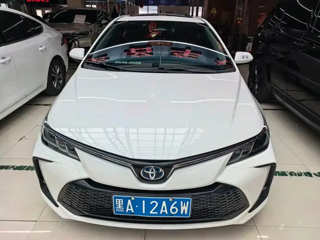 Toyota Corolla — фото 10