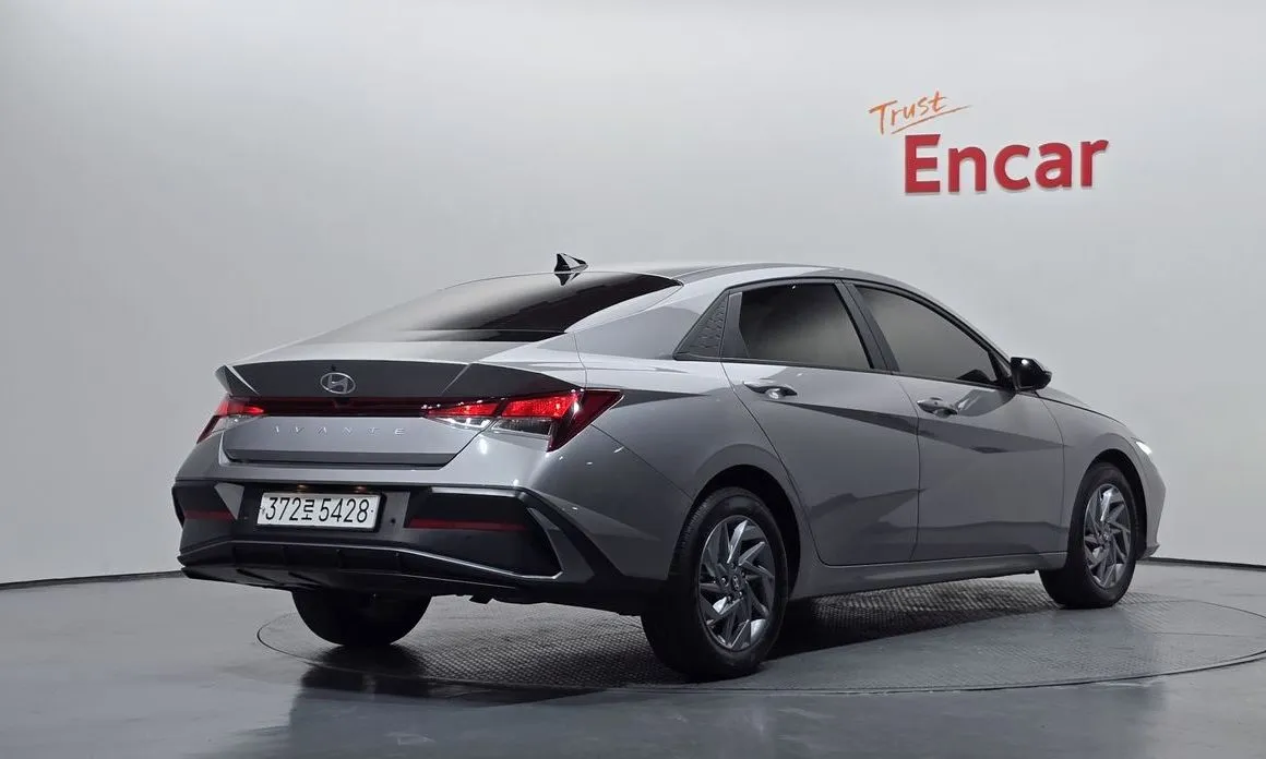 Hyundai AVANTE — фото 2
