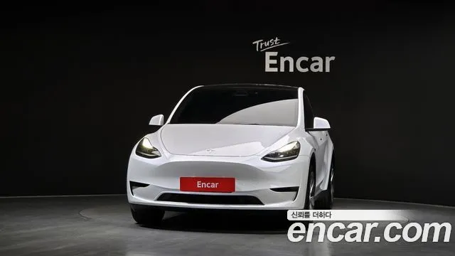 Tesla Model Y — фото 3