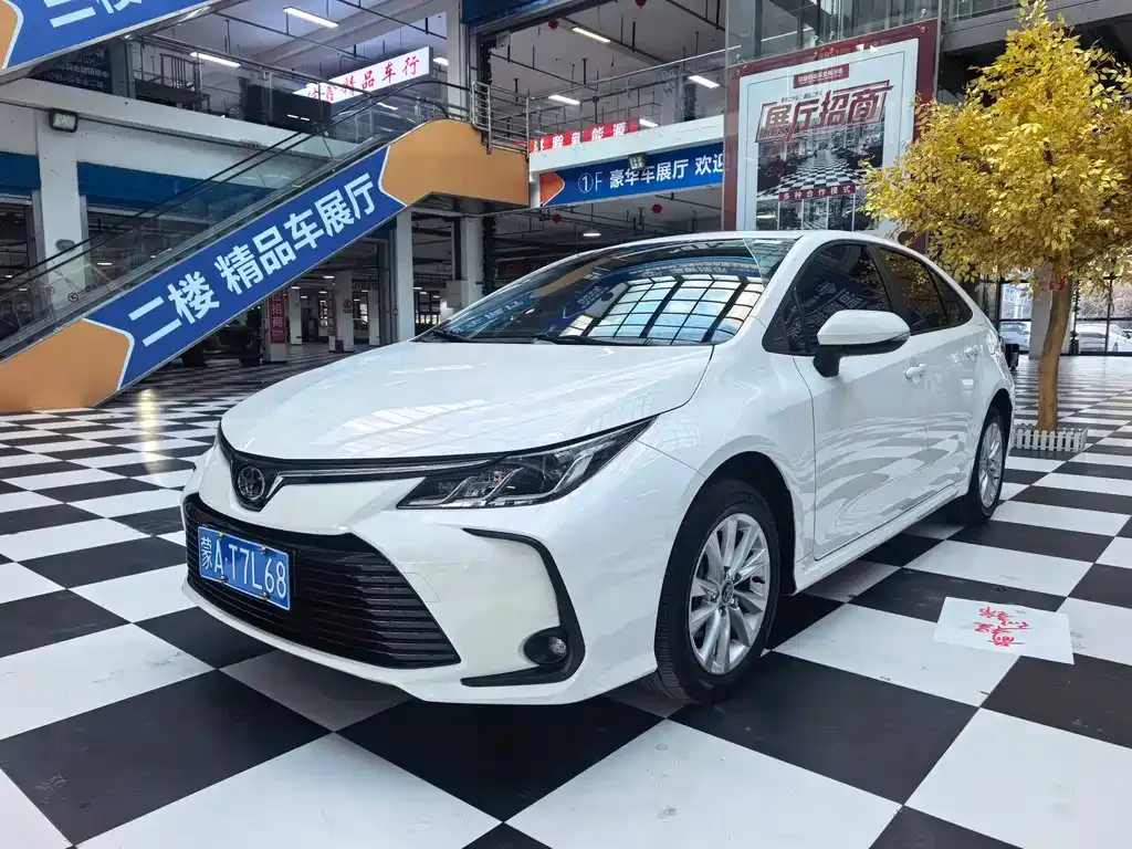 Toyota Corolla — фото 1