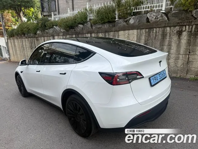 Tesla Model Y — фото 4