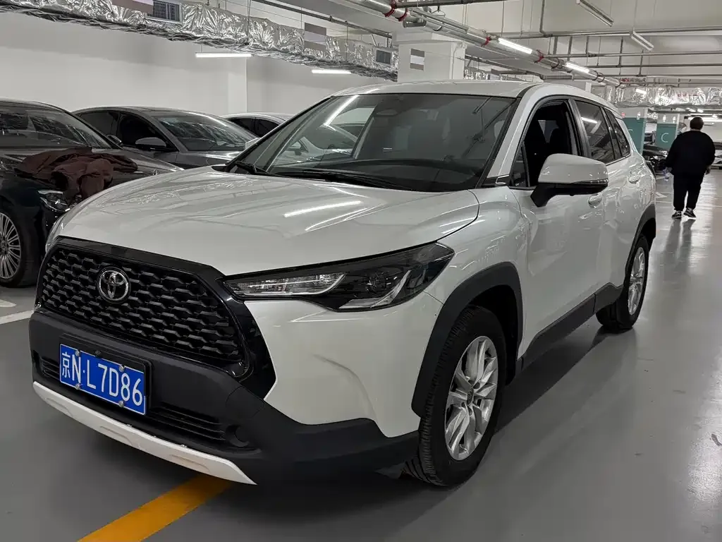 Toyota Corolla Cross — фото 1
