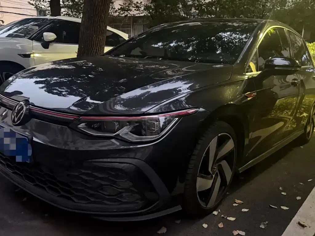 Volkswagen Golf GTI — фото 1