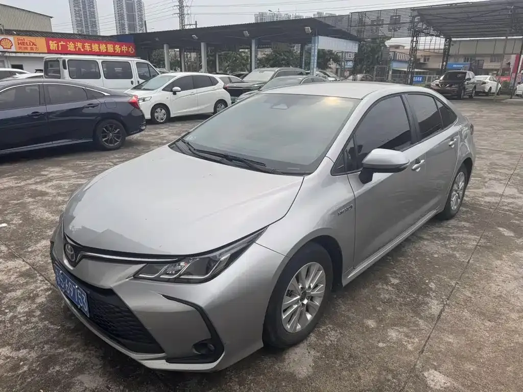 Toyota Corolla — фото 1