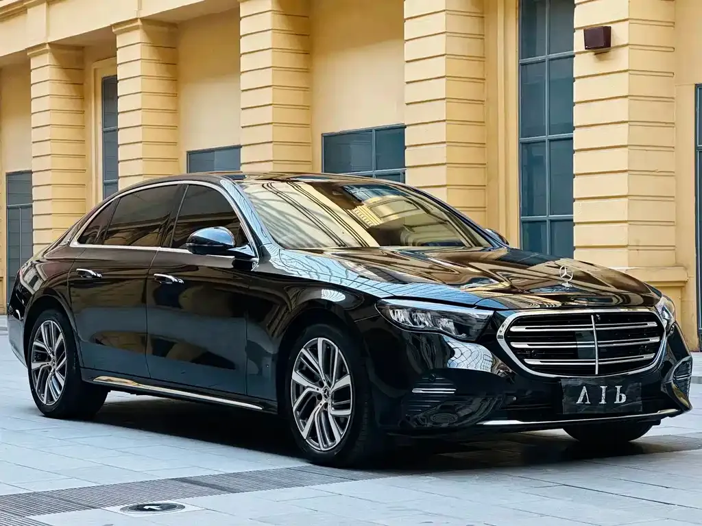 Mercedes-Benz E-Class — фото 9